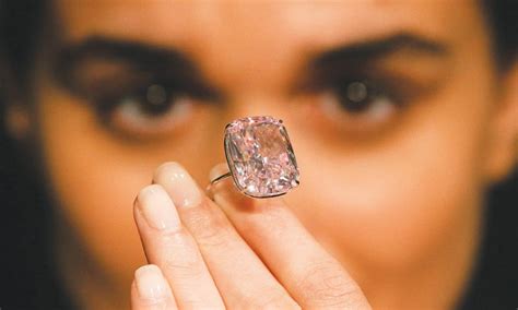 Worlds Largest Pink Diamond Expected To Fetch 30m Newspaper Dawncom