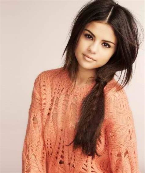 Selena Gomez Is Beautiful Even Without Make Up
