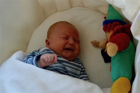 Neugeborene in den ersten 4 wochen gelten schon ab 38 °c als fiebernd! 38 Best Images Baby Wann Fieber : Ab wann hat man Fieber ...