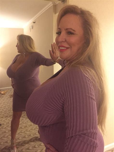 Huge Tit Gilf Loves To Flash Her Giant Juggs 36 Pics Xhamster