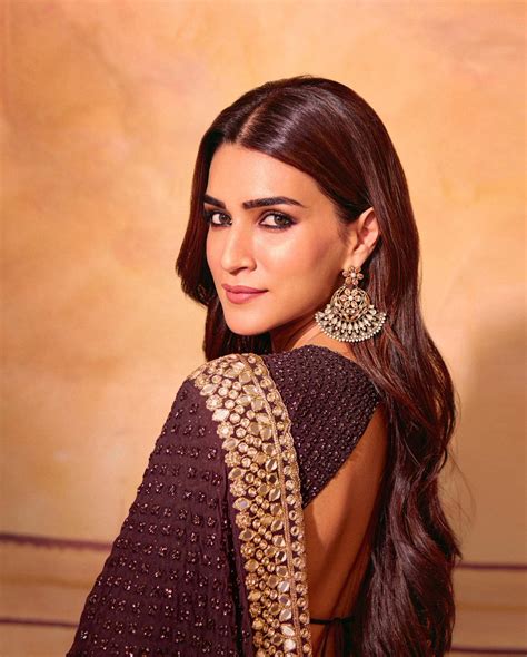 Kriti Sanon Admirers On Twitter I Would Never Fall In Love Again Until I Found Her 🤎