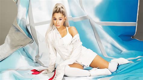 Ariana Grande Con Atuendo Blanco Fondo De Pantalla 4k Hd Id4437