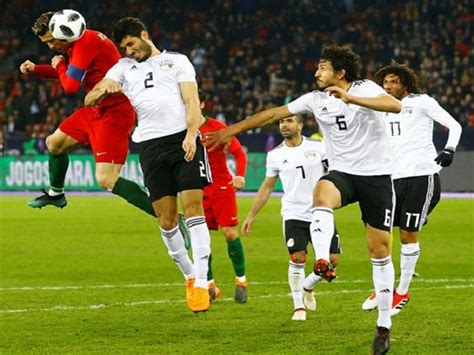 استهل المنتخب المصري مشواره بمنافسات كرة اليد للرجال بدورة الألعاب الأولمبية المقامة بالعاصمة اليابانية طوكيو، بفوز مثير على نظيره البرتغالي وضمن المجموعة ذاتها حقق. تحليل.. 3 عيوب تكشفت في المنتخب المصري أمام البرتغال...مصراوى