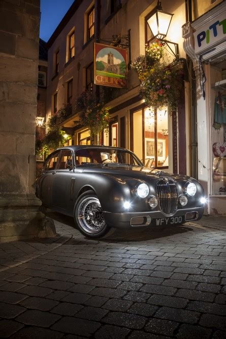 The bmw m3 competition sedan shows how much motorsport is possible with a bmw 3 series sedan. Callum Jaguar Mark 2, la moderna réplica del clásico