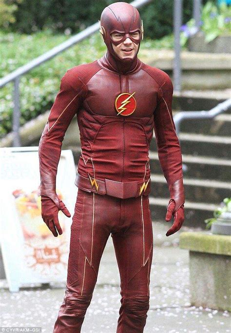 The new flash suit can be seen in the show's season two premiere episode, which airs at 8 p.m. The Flashes new suit? | Comics Amino
