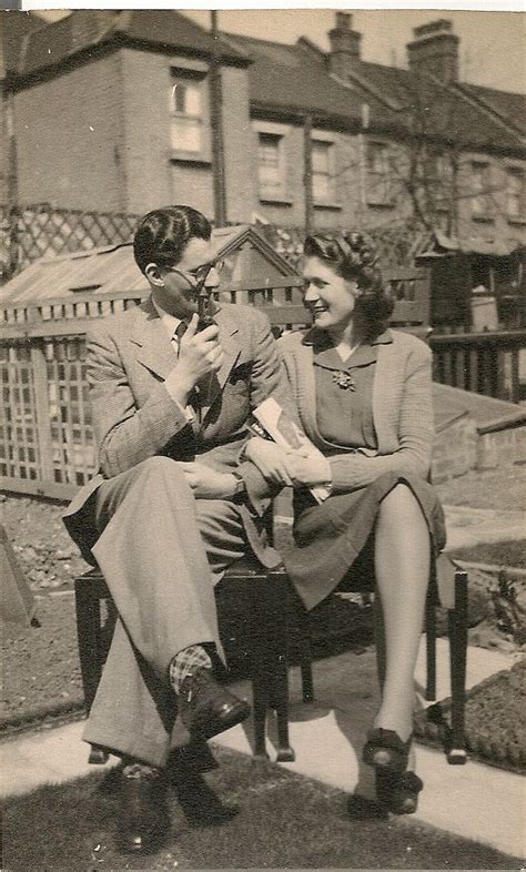 Capturing Love Heartwarming Vintage Photos Of Real Couples From The