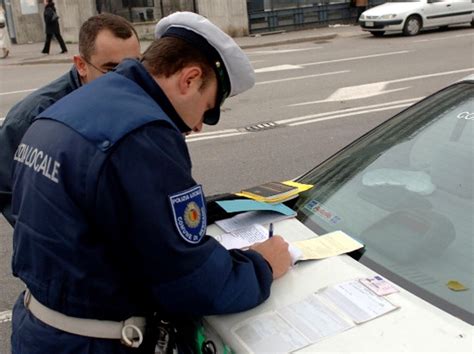 Il segnale vieta la sosta sul lato di. Multe auto e infrazioni stradali. Lista aggiornata tipi ...