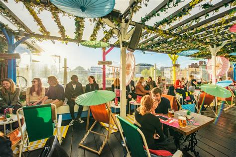 Takbaren queen elizabeth roofgarden bar & café i london. 10 Places To Get Your Pimms In London | Pimms in London
