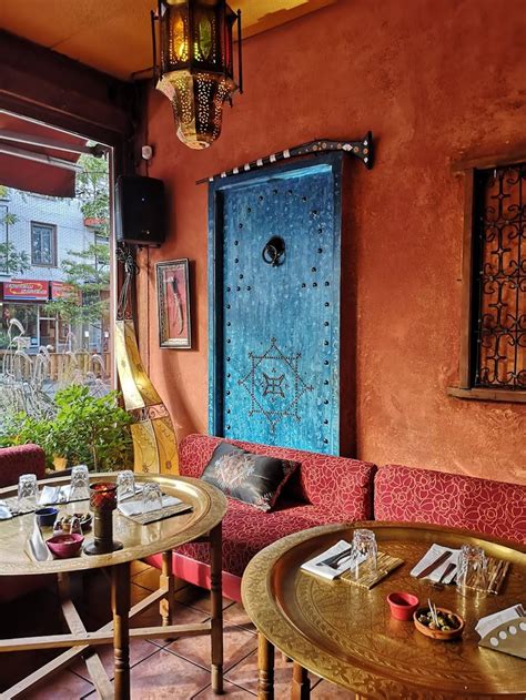L'équipe du mogador transmet son amour du maroc à travers une cuisine généreuse et. Salon Mogador - Cafe | 310 Rue Beaubien E, Montréal, QC ...