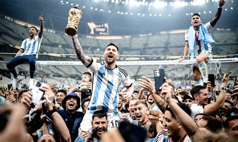 Messi Lifts World Cup Trophy Global Times
