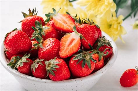 Strawberry Allergy Symptoms Treatment And Other Foods To Avoid