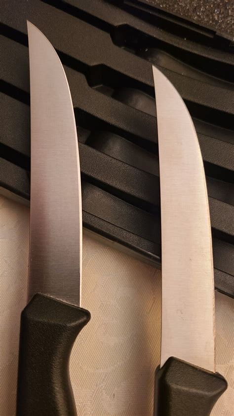 The Pampered Chef Steak Knife Set With Built In Sharpener Includes 4