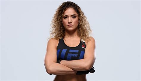 UFC S Pearl Gonzalez On Breast Implants I Don T Think I Wanted