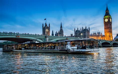 Bateaux London Dinner Cruise On River Thames Headout