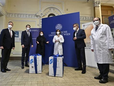 Der impfstoff pneumovax 23 (2. LIVE-Stream: Erste Coronavirus-Impfungen in Wien ...