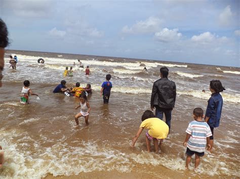 Perjalanan melalui darat akan menjadi pengalaman yang tak akan terlupakan bagi anda. Pantai Ujung Pandaran, Sampit Kalimatan Tengah ~ Dolanan
