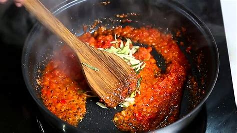 Bumbu sambal goreng kentang menggunakan bahan bahan yang mudah di dapat dan harganya cukup murah seperti : Resep Ayam Suwir Bumbu Bali a la Selera Nusantara - YouTube