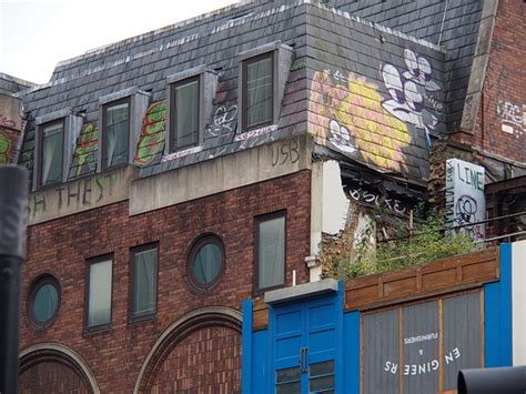 Bedroom, bathroom, kitchen, living room, and more! The amazing upside down house of Blackfriars Road, London ...