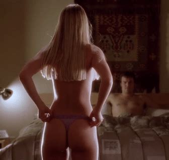 Gwyneth Paltrow Stripping Thongs Gifs From Shallow Hal Nude Celeb
