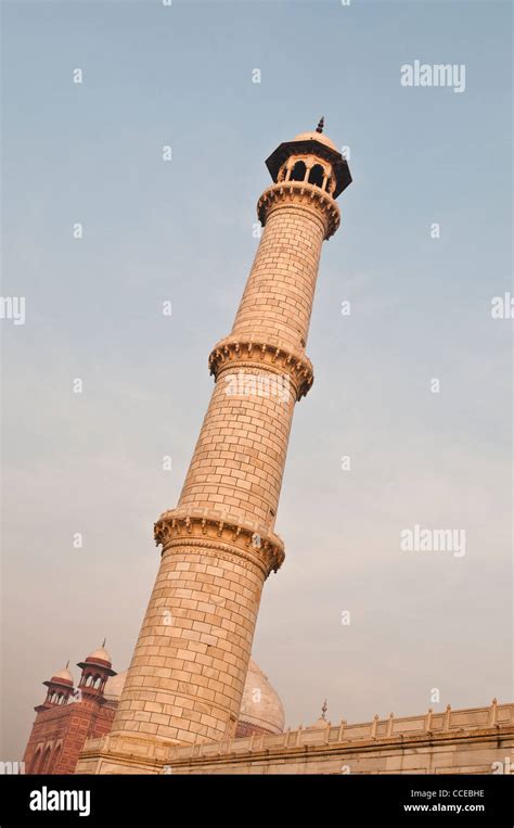 Minaret Taj Mahal Agra India Stock Photo Alamy