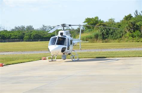 Helicopter AS350 A Star Airbus industries, | Aeronave ...