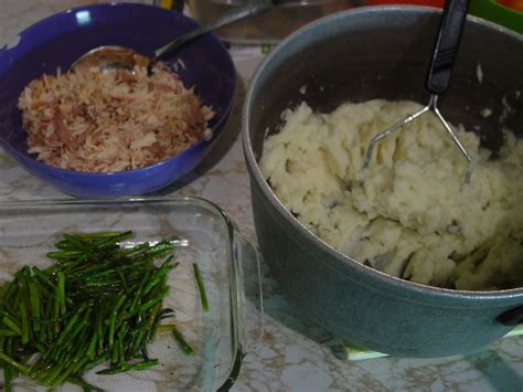 Leftover pork casserole with mashed potatoes. Leftover chicken or turkey and mashed potato casserole | Mashed potato casserole, Potato ...