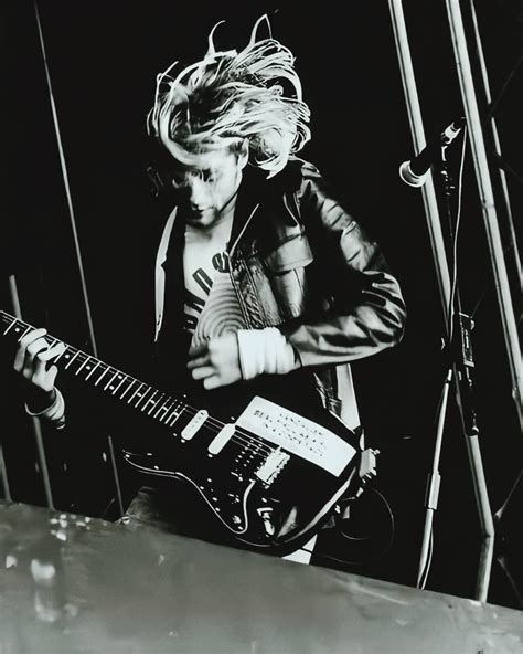 With guitar hero 5 arriving in stores tuesday, activision is making its last big publicity push for the launch. Pin on Nirvana. Kurt Cobain.
