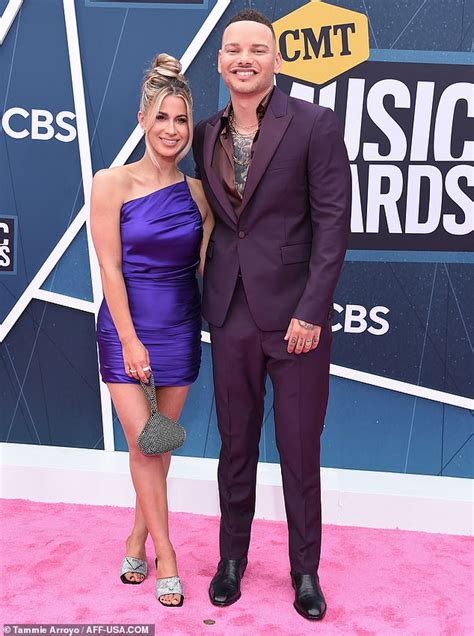 Kane Brown And His Wife Katelyn Jae Lock Lips At The Cmt Music Awards
