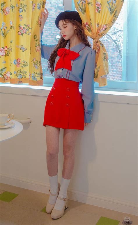 단정한 느낌의 6버튼 치마바지 한국 패션 스타일 의상 코디 한국 거리 패션