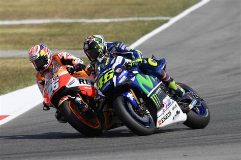 Aside from the world's top riders and the famous grand prix circuit, there is. Grand Prix MotoGP de Saint-Marin 2016 | La poignée dans l ...