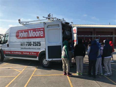 John Moore Visits Epps Island Elementary 2018 Career Day