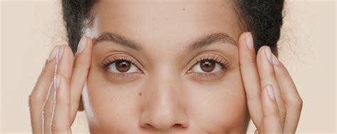 Dark Eyelids Heres Your Ultimate Skincare Guide Truebasics Blog