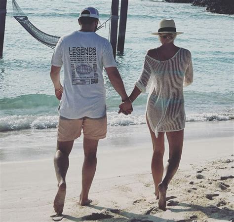 Baker Mayfields Wife Posts Pic From Happy Place After Bucs Deal