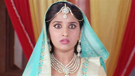 Sasirekha Parinayam Watch Episode 6 Will Sashis Mistake Expose Her On Disney Hotstar