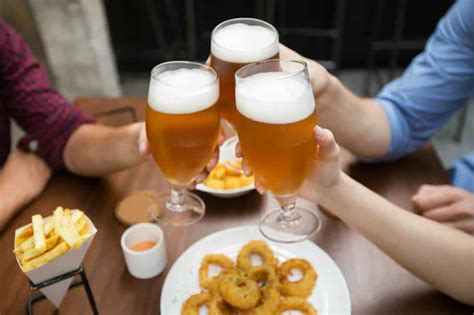 Quatro Amigos Resolveram Abrir Um Bar