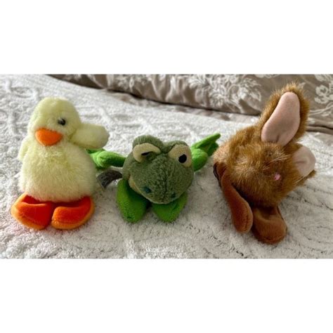 Mary Meyer Toys Mary Meyer 4 Finger Puppet Set Of Four Chick Frog