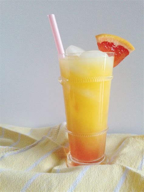 This Sweet Sunrise Mocktail Is A Play On The Infamous Tequila Sunrise