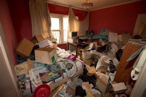 Alana quickly quipped back, it was all over the floor, just keep on a mess…you june laughed it off saying, people say i'm a hoarder, i mean, i would prefer them to say, 'hey, she's organized.' look at this…it's supposed to. Here's what a hoarder's home looked like after he died ...