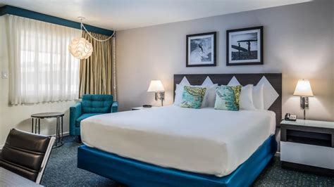 + two restaurants, pool & hot tub, live music, laundry room, gym, and clean, modern rooms with refrigerators, comfortable beds, and usb outlets. Kings Inn Hotel San Diego in San Diego (CA) - Room Deals ...