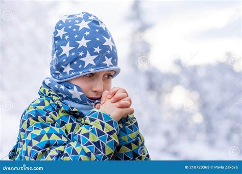 Cold Child In Winter Stock Image Image Of Fresh Freezing 210720363