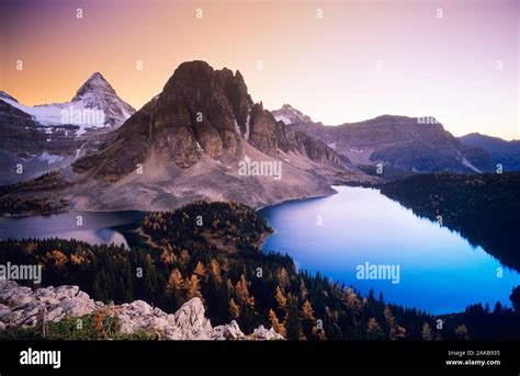 Mount Assiniboine High Resolution Stock Photography And Images Alamy