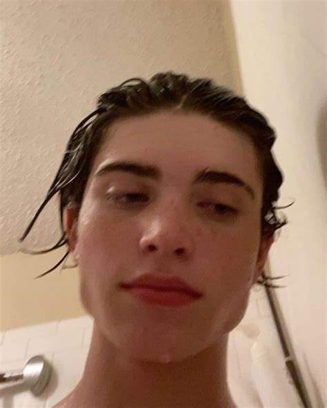 Kaden Stowers Publicó En Instagram Ok Shower Boy 😳 • Mira Todas Las