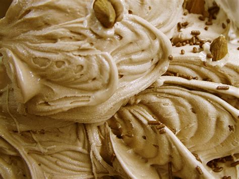 Filecaramel Nut Ice Cream 01 Wikimedia Commons