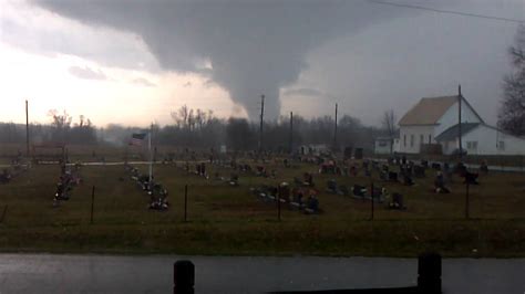 Deadly Pekinhenryville Indiana Tornado 2012 With Radio Traffic Youtube