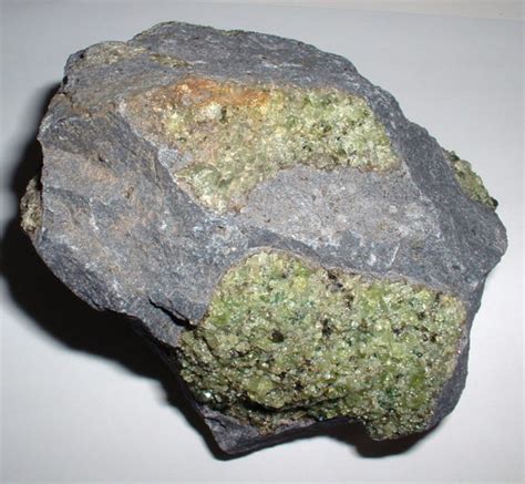 Olivine A Silicate Of Magnesium And Iron Rocks And Mineral Specimens