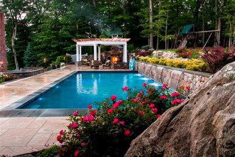 8 Refreshing Cocktail Pools For Small Outdoor Spaces