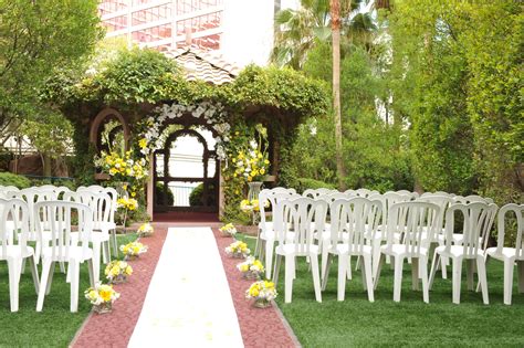 Las Vegas Garden Of Love Wedding Chapel