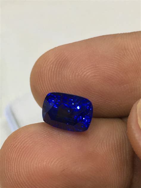 Natural Ceylon Vivid Blue Sapphire - Lihiniya Gems