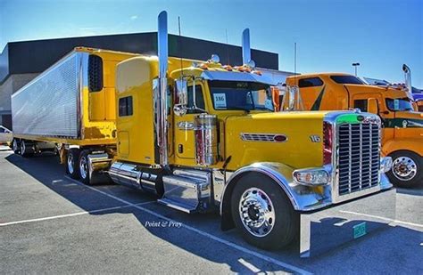 Peterbilt Custom 389 With Matchin Reefer Big Rig Trucks Big Trucks