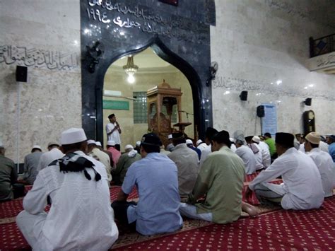 Jangan kesiangan bangun subuh ya sahabat semua… berikut ada tips bangun subuh, check this yang cowok lebih istimewanya sholat berjamaah di masjid. Sholat Subuh yang Kesiangan dan Sholat Tahiyatul Masjid ...